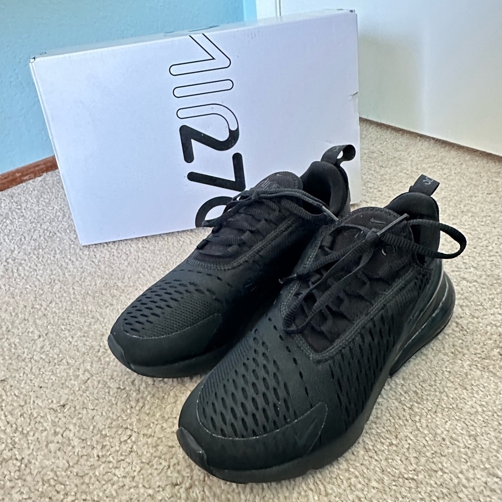 Women’s All black Nike AirMax 270s